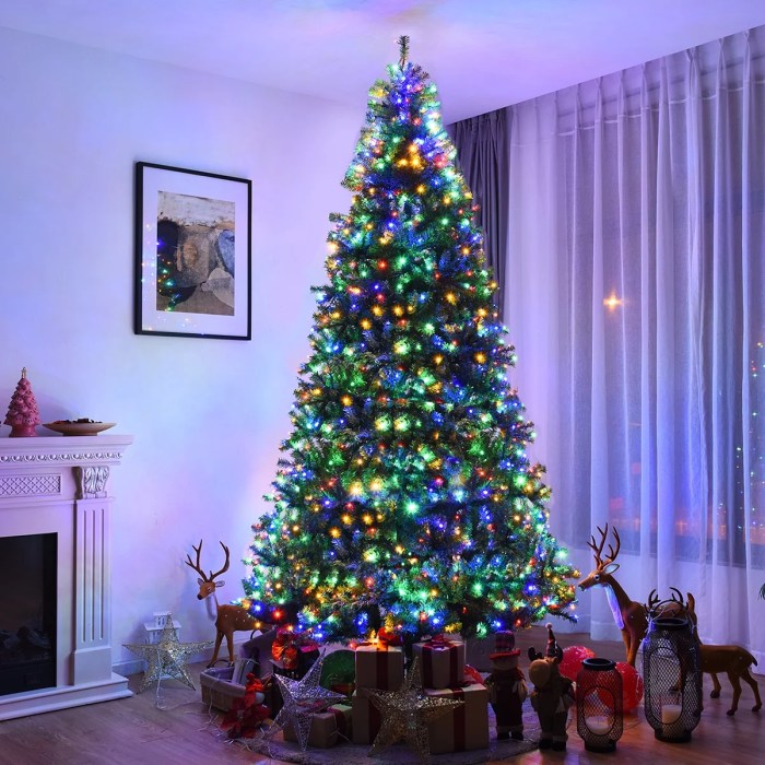 Green Christmas Tree With White Decorations