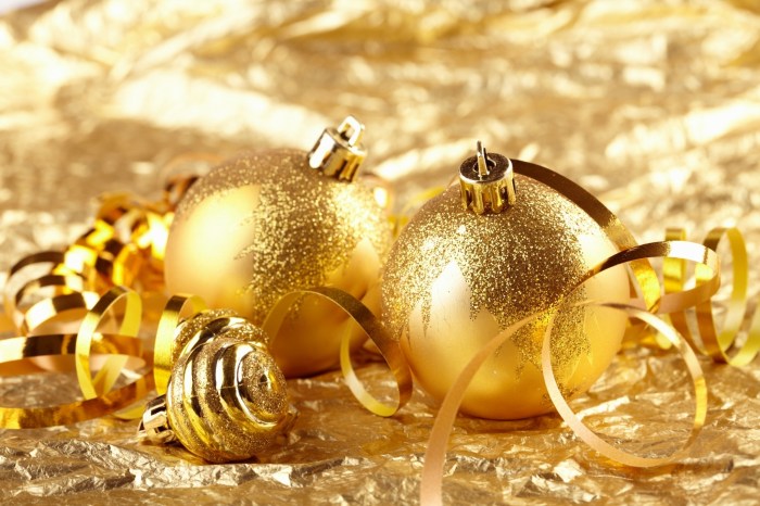 Gold Christmas Decorations A Festive Guide