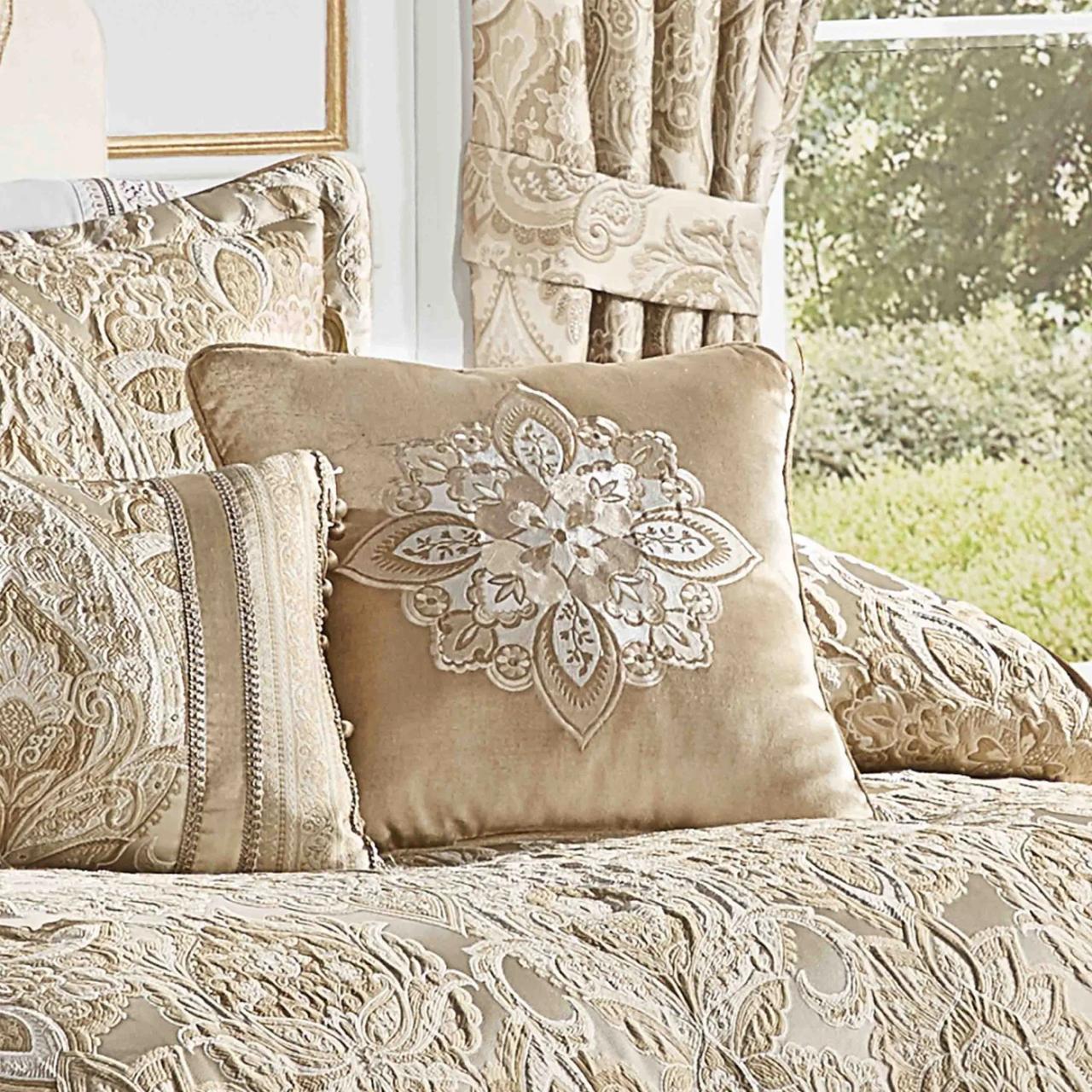 Sandstone embellished sets comforter