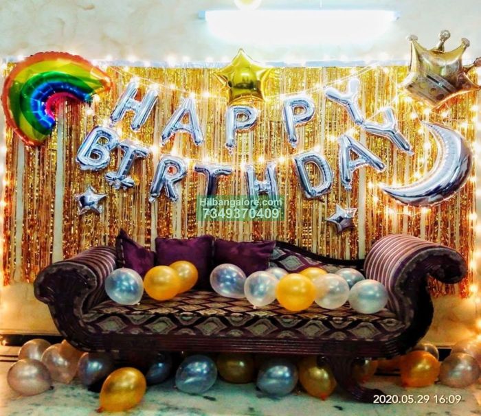 Birthday Party Decoration With Balloons