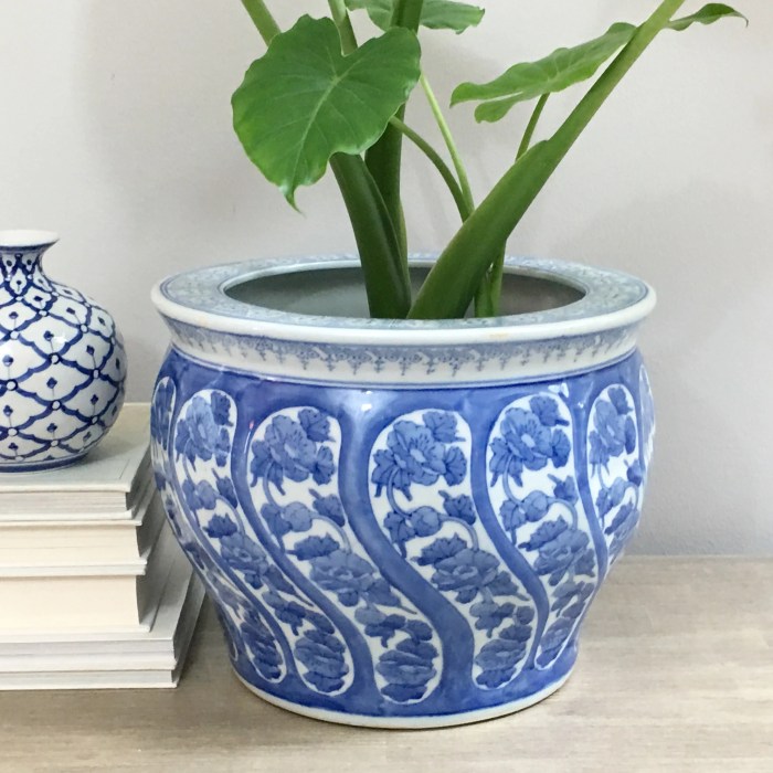 Decorating Ideas For A Chinese Design Planter Pot